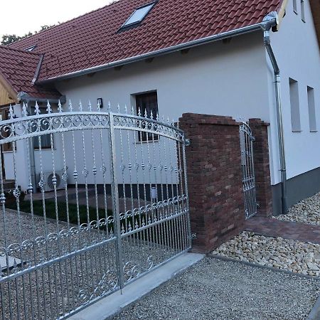 Hotel Fazekas Vendeghaz Balatonkeresztúr Exteriér fotografie