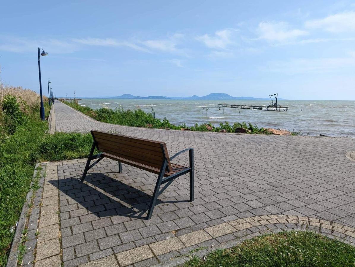 Hotel Fazekas Vendeghaz Balatonkeresztúr Exteriér fotografie