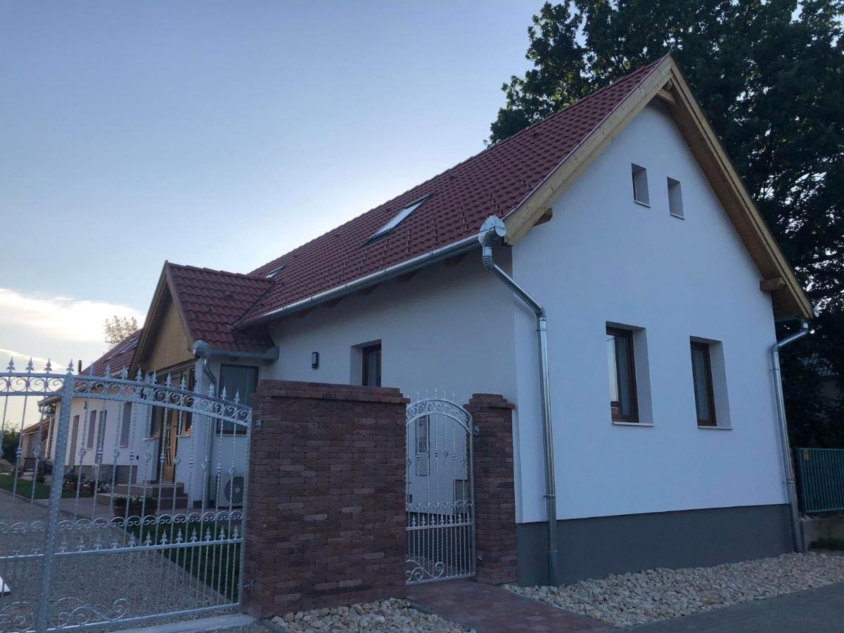 Hotel Fazekas Vendeghaz Balatonkeresztúr Exteriér fotografie